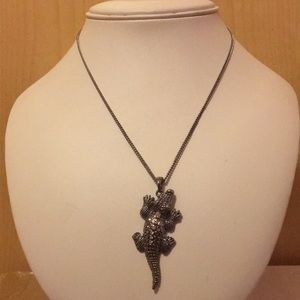 Alligator pendent necklace